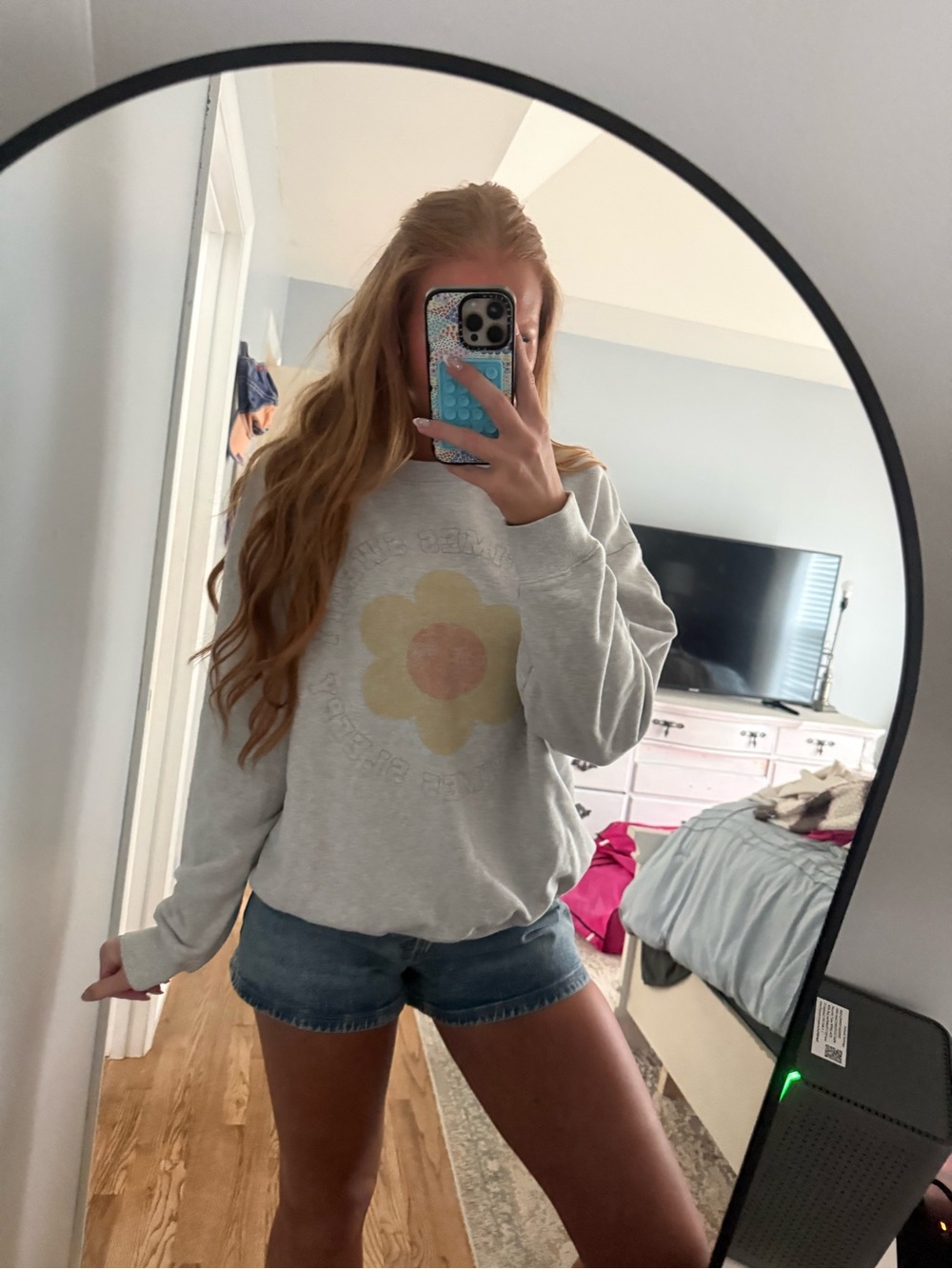 Women's Light Gray Flower Graphic Sweatshirt - Casual Pullover